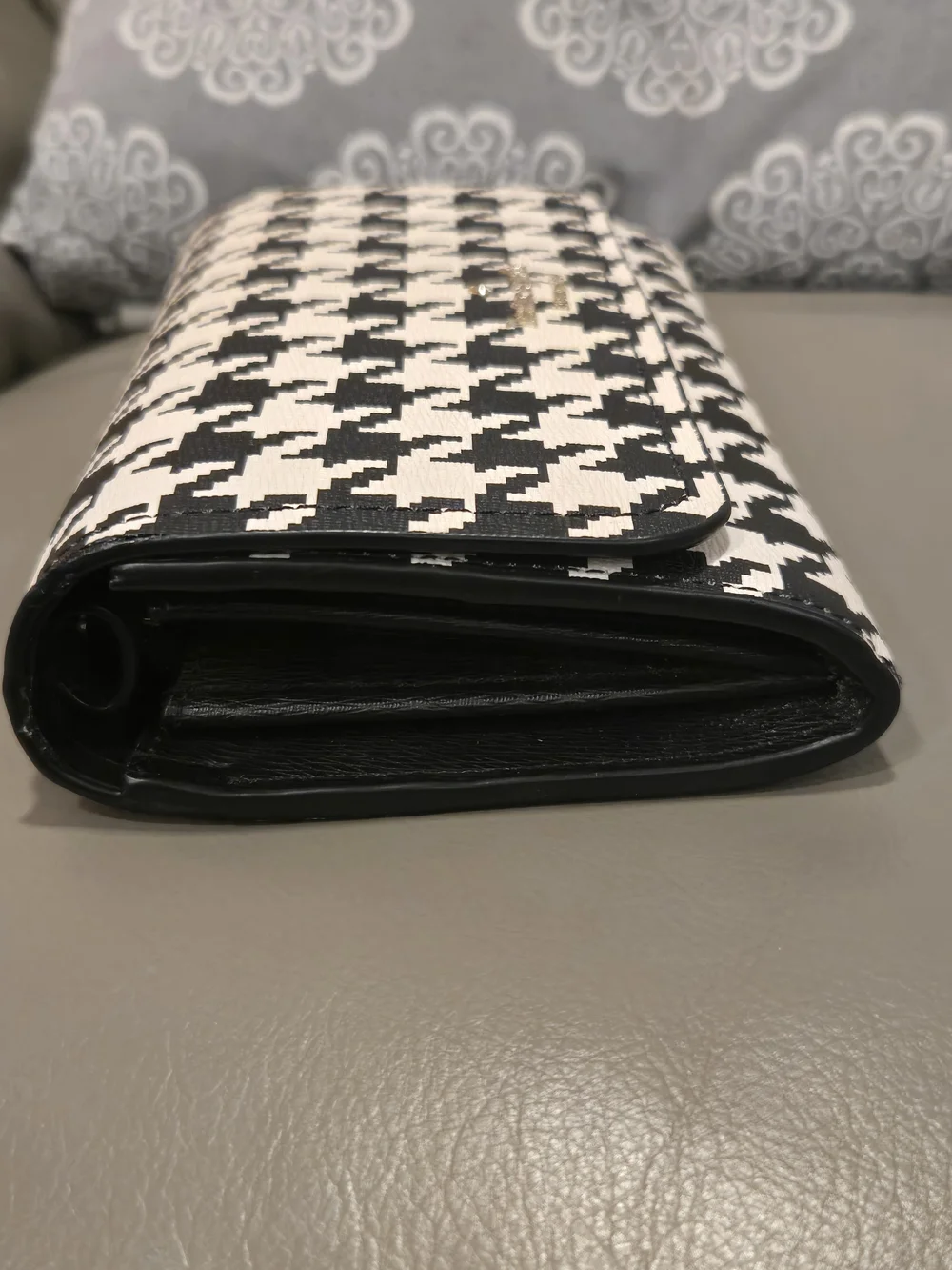 kate spade New York Black & White Houndstooth Convertible Wallet Crossbody Set